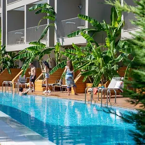 Deluxe Room Swim Up